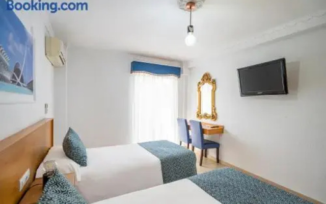 Hostal Residencial RR
