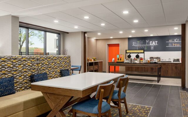 Hampton Inn Kansas City-Airport