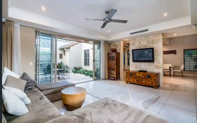 Resort Living with Private Pool sleeps 8