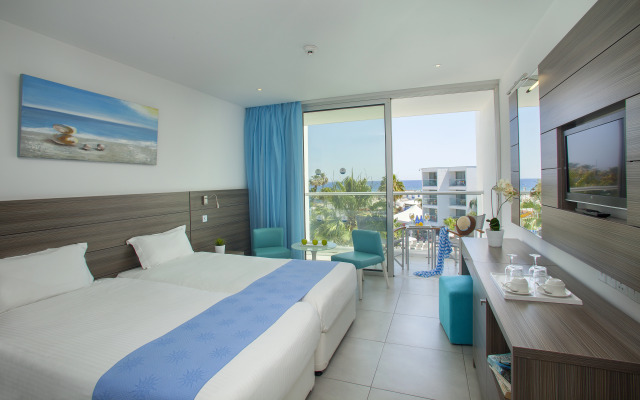Limanaki Beach Hotel