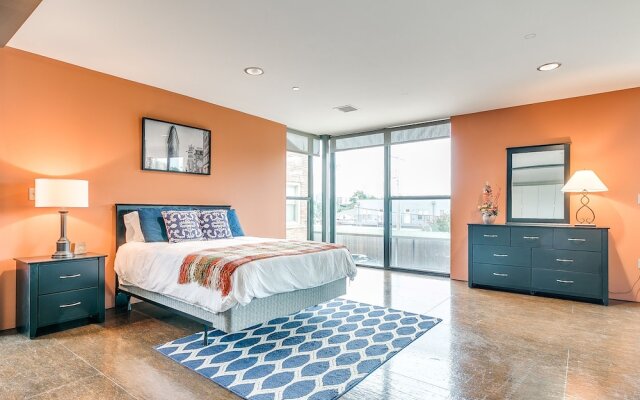 Jolly Ollie - Ultra Modern OKC Loft - Sleeps 4