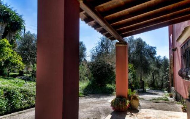 Evelina's Country House