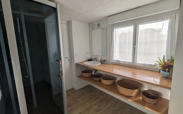 Pretty Family House Near the Beach