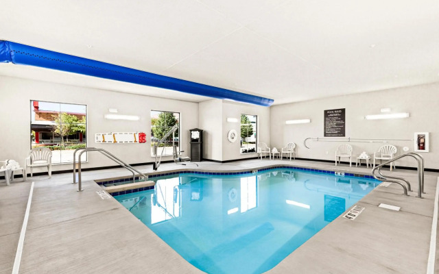 Cobblestone Hotel & Suites - Superior Duluth