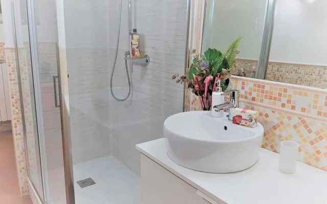 Movie Star Apartment with garden