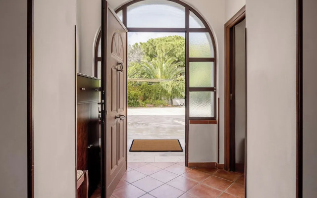 VFH The Castle Bay apartment and terrace
