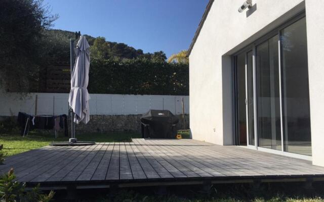 Maison calme, climatisation, piscine et barbecue