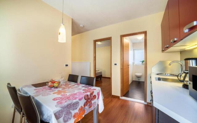 Camping Adler Bungalow 14