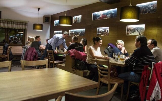 Hotel & Restaurant Pod Kaštany