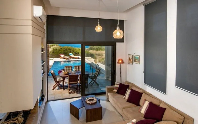 Blue Wave Villa