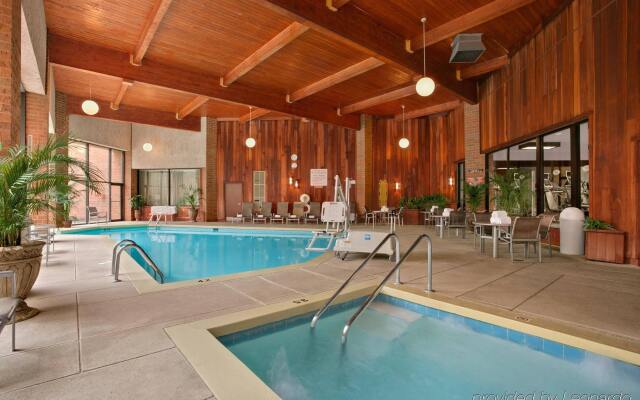 Crowne Plaza Columbus North- Worthington by IHG