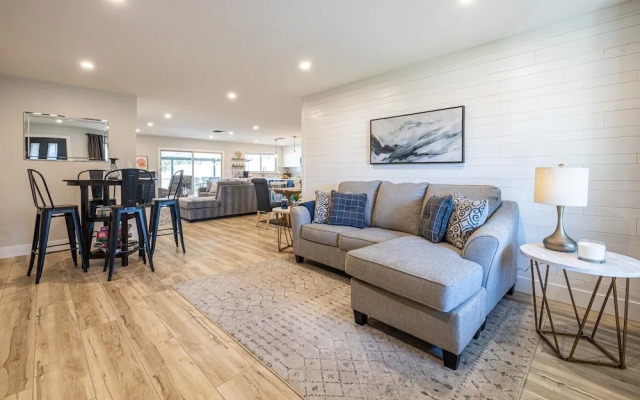 Open Floor Mesa Gable Vacation Home with Heated Pool by Redawning