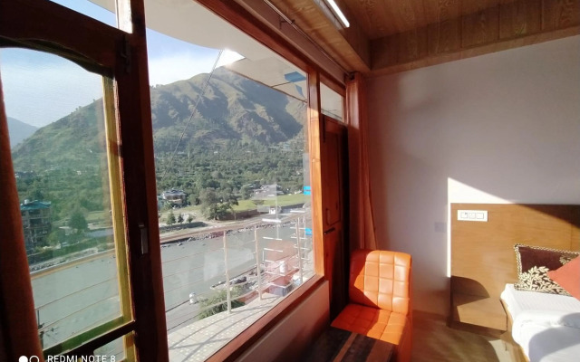 OYO 23527 Sarla Regency