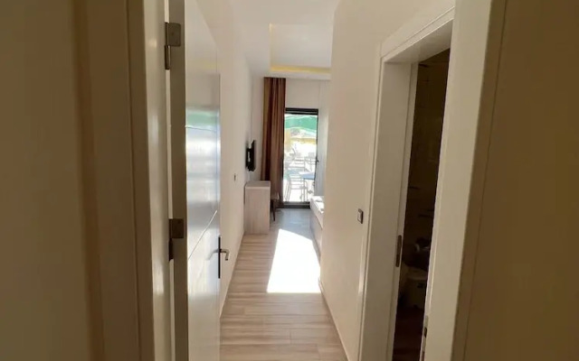 Life Point Boutique Hotel