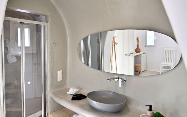 Paraga Scorpios Villa 2 7mins Walk to Beach by Calypso Sunset Villas