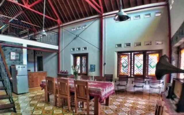 Omah Pitoe Guest House