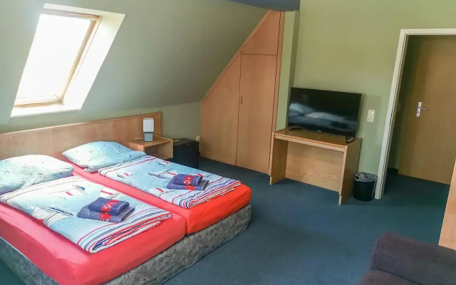 DEB 011 Pension _ direkt am Wasse