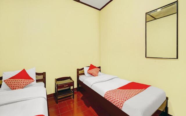OYO 90676 Oryza Hotel