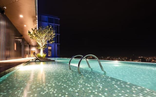 Expressionz Professional Suites by iHost Homes 2