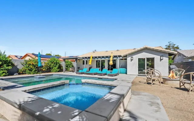 Oasis of Palm Springs