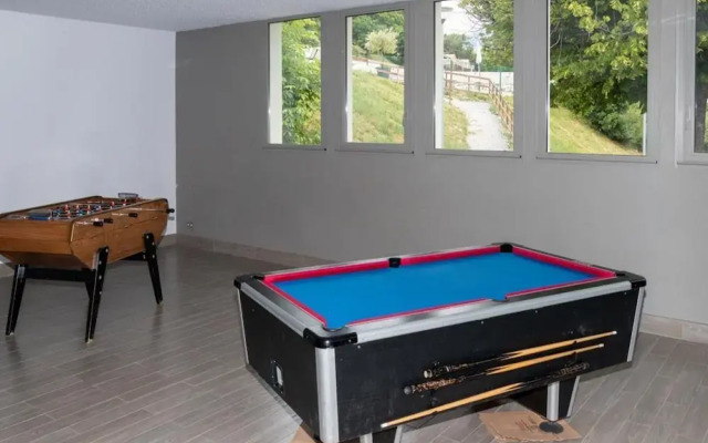 Apartment by Lake Serre-poncon With Pool