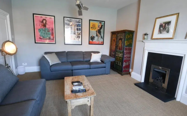Amazing river view house sleeps 8