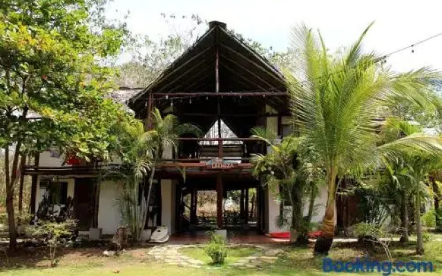 LA CHOZA Playa Venao