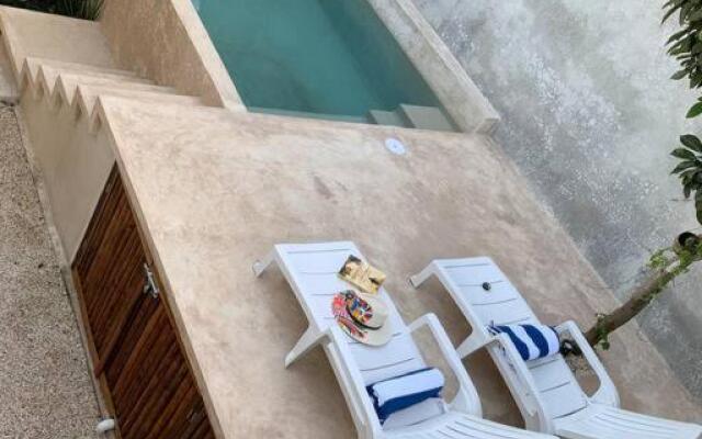 Private Full House with pool and cozy patio