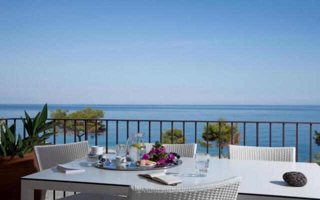 Taormina Mare Apartments,Suites & Beachclub