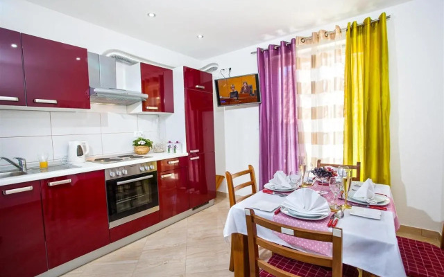 Apartments by the sea Baska Voda, Makarska - 12421