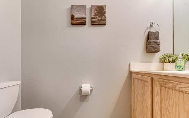 2 Mi to Lenovo Center: Dog-friendly Getaway