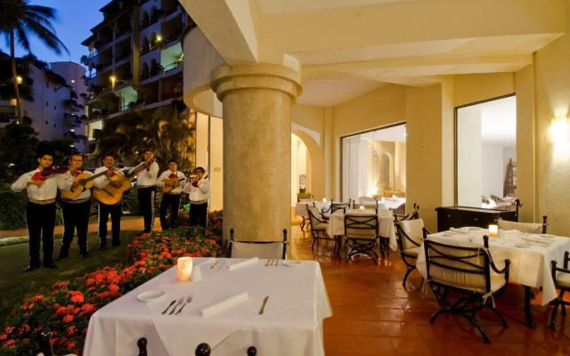 Family Luxury Suites by Velas Vallarta - All Inclusive