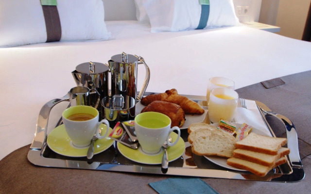 Holiday Inn Paris - Auteuil by IHG