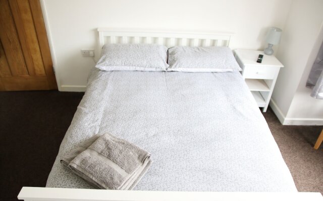 Dbl Rooms, Ensuite available, WiFi & Netflix Bham