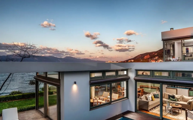 Lefkon Villa With Pool by the Sea - N Peloponnese