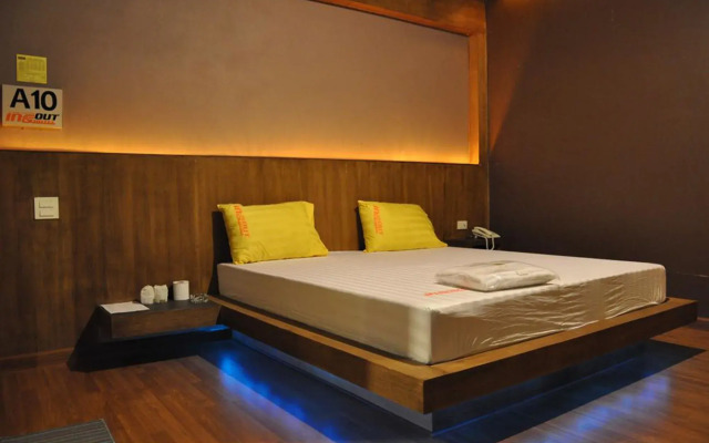 In and Out Hotel