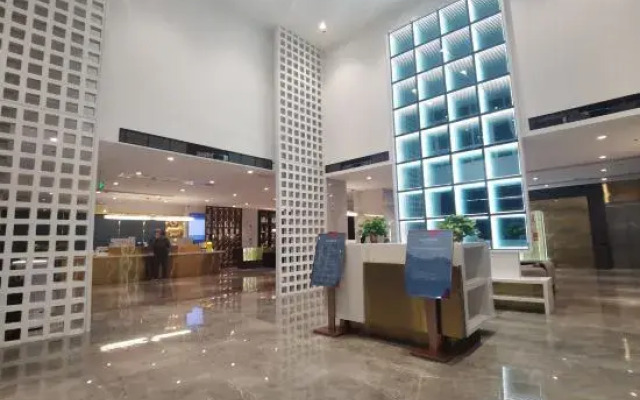 Gray Whale International Hotel (Longquan Branch)