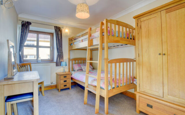 Holiday Home Bwthyn Cadair