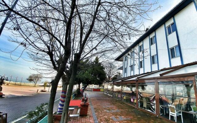 Saymoz Hotel