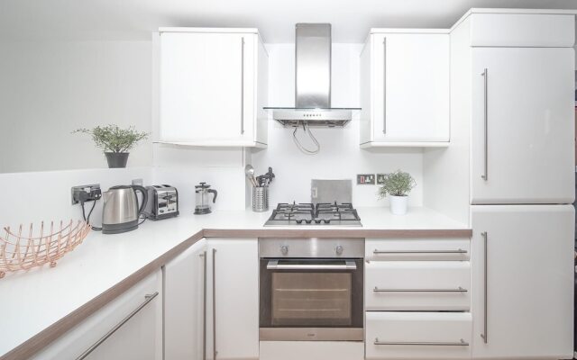 Mews House Next to Brighton Beach