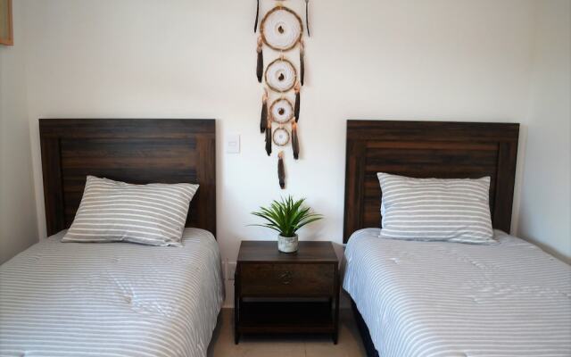 Condo Niza 266 by MDR