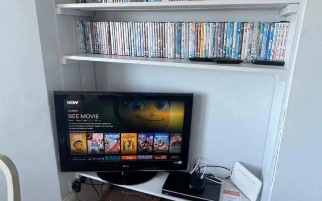 Seascape Retreat with Parking