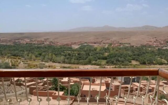 Hotel Almanader