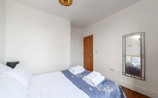 Charming Apartment in the Heart of Kennington