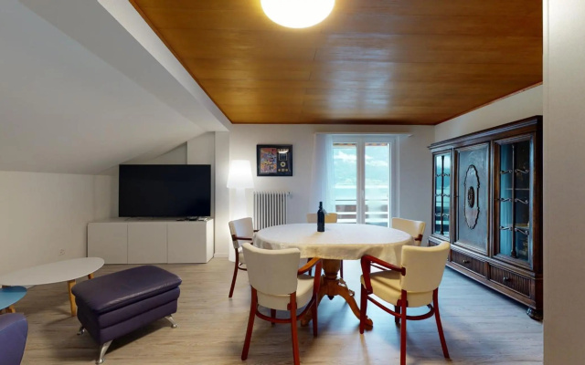 Modern and charming apartment on the shores of Lake Lucerne – Guest Rooms – Gersau
