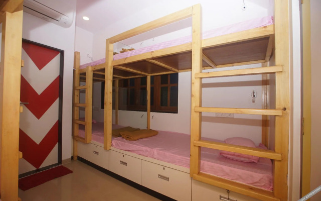 Mumbai Staytion Dorm - A Backpackers Hostel