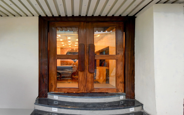 Super Townhouse Varanasi Railway Junction