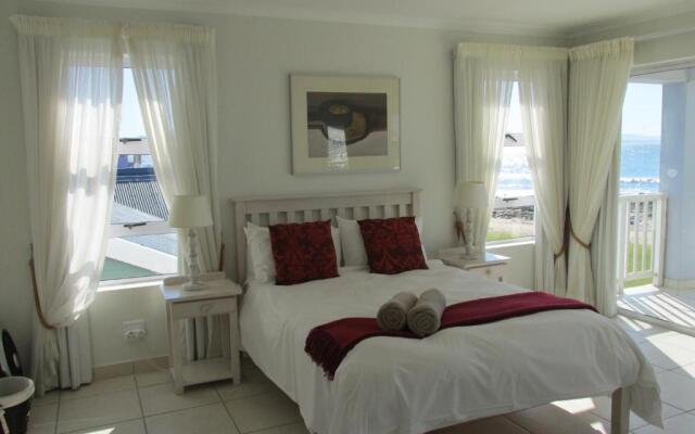 Point Village Accommodation - Linda