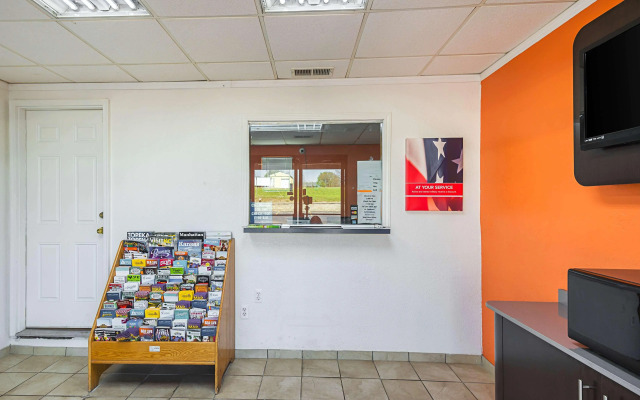 Motel 6-Blue Springs, MO
