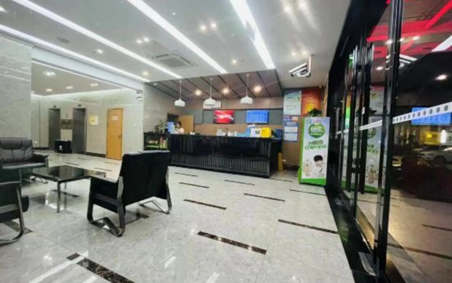 Heng 8 Hotel Chain (Jiaxing Youchegang Swan Lake)